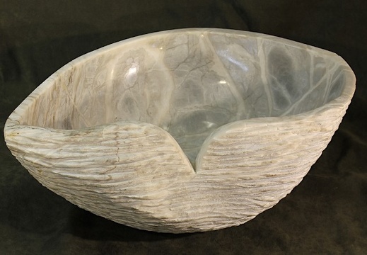  Whale-tail Bowl 